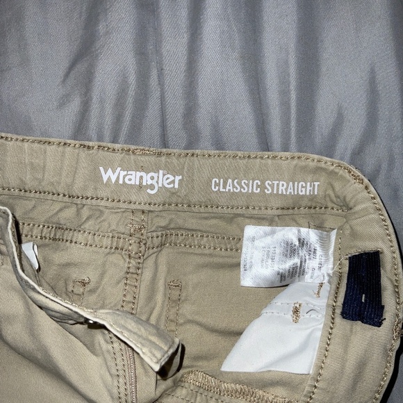 Wrangler size 5 boys shorts - Picture 3 of 3